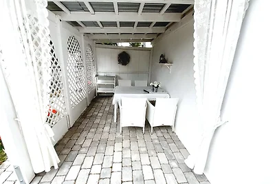 Avalon House "the Swan's Nest" ****