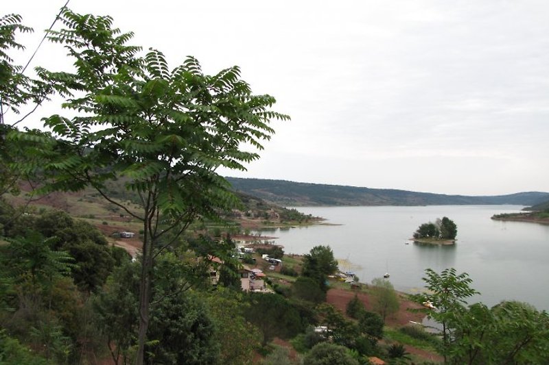 The beautiful Lac de Salagou