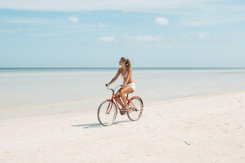 Fahrrad fahren am Strand