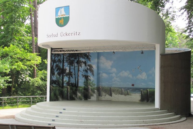 Kulturmuschel  am Strand  Promenade Ückeritz