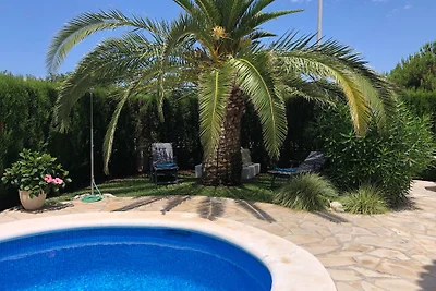 Villa mit Pool 500 m vom Sandstrand