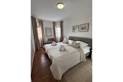 Villa mit Pool 500 m vom Sandstrand