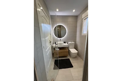 Ugodna kuća u nizu u Denia