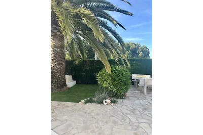 Villa mit Pool 500 m vom Sandstrand
