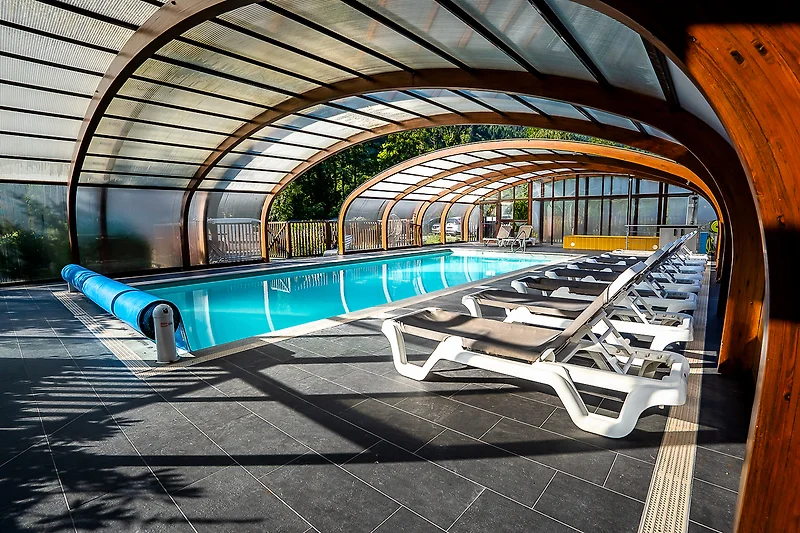 Piscine chauffée et espace SPA jacuzzi, sauna et hammam inclus dans le séjour