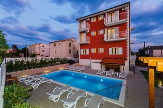 ST23 Villa Red