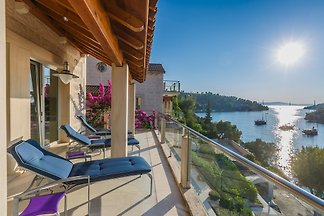 BC1 BC41 TWO VILLAS PHILIPPA