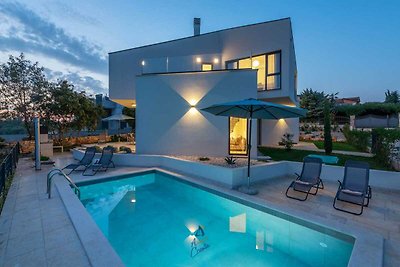 Villa mit privatem Pool und Blick auf die...