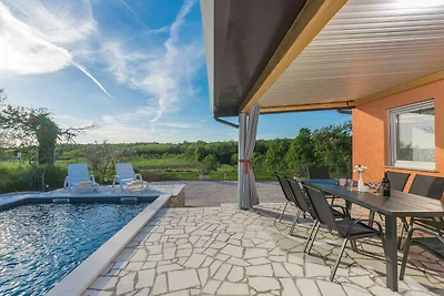 3 Schlafzimmer Villa mit privatem Pool, Whirl...