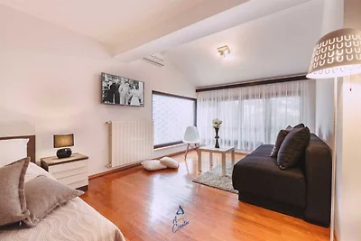 Wunderschöne 5-SZ-Villa mit privatem beheizba...