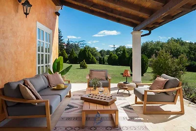 Charmante Villa mit 4 Schlafzimmern, Pool und...