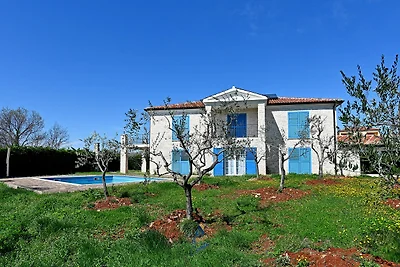 4-Zimmer-Villa für 8+1 mit Pool und Sauna