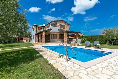 Bellissima villa con 4 camere da letto e pisc...