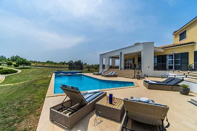 Moderne villa met 5 slaapkamers voor 10+1 per...