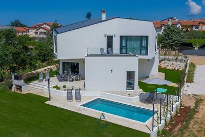 Villa mit privatem Pool und Blick auf die...