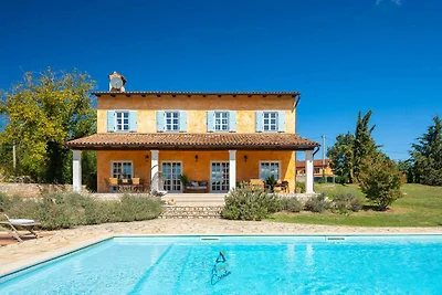 Charmante Villa mit 4 Schlafzimmern, Pool und...
