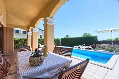 Prachtvolle Villa Rosa mit 3 Schlafzimmern un...