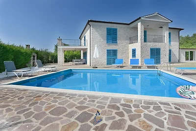 4-Zimmer-Villa für 8+1 mit Pool und Sauna
