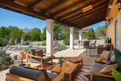 Charmante Villa mit 4 Schlafzimmern, Pool und...