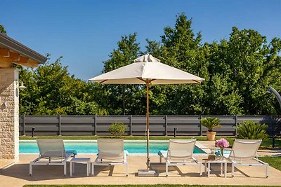 Charmante Villa mit 3 Schlafzimmern und Pool