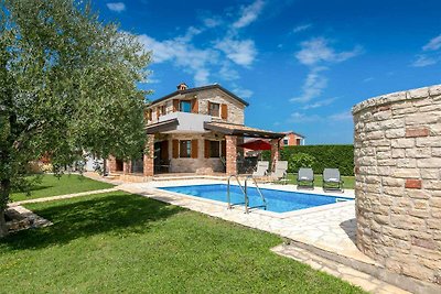 Bellissima villa con 4 camere da letto e pisc...