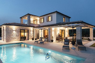 Designervilla mit 3 Schlafzimmern und Pool