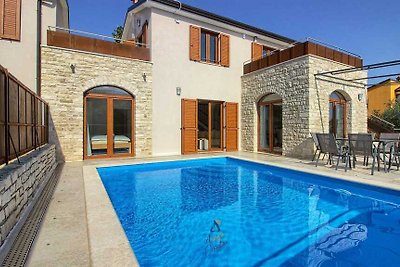 Family villa with pool in Novigrad great for...