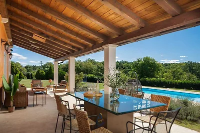 Charmante Villa mit 4 Schlafzimmern, Pool und...