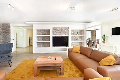 4-Zimmer-Villa für 8+1 mit Pool und Sauna