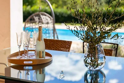 Charmante Villa mit 4 Schlafzimmern, Pool und...