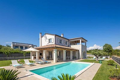 Charmante Villa mit 3 Schlafzimmern und Pool