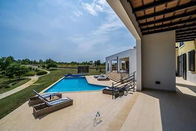 Moderne villa met 5 slaapkamers voor 10+1 per...