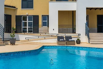 Moderne villa met 5 slaapkamers voor 10+1 per...