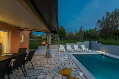 3 Schlafzimmer Villa mit privatem Pool, Whirl...