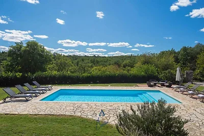 Charmante Villa mit 4 Schlafzimmern, Pool und...