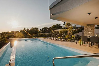4-Schlafzimmer-Villa für bis zu 8 Personen mi...
