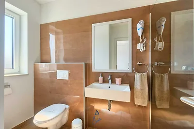 Moderne 6-SZ-Villa für 12+2 mit Pool in der N...