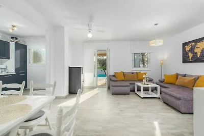 3 Schlafzimmer Villa mit privatem Pool, Whirl...