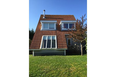 Ferienhaus Noordzeelaan mit Garten
