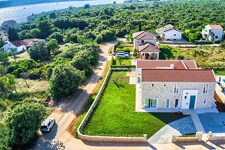 Villa Joyful Living