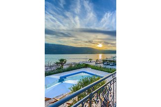 BeachFront Villa Calm Sea