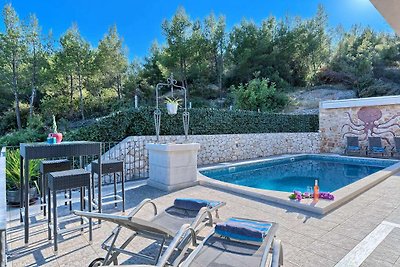 Villa Breeze - with stunning views and pool o...