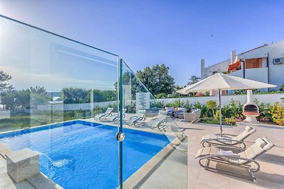 Villa Sunset Punat- beachfront villa for 12 g...