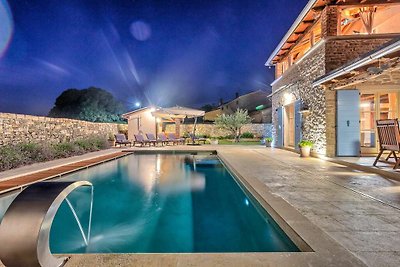 Villa Sensol - für zehn Gäste mit Pool in...