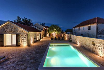 Ferienhaus Oliva - mit privatem Pool und 10 M...