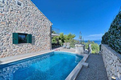 Villa Breeze - stunning views and pool on...