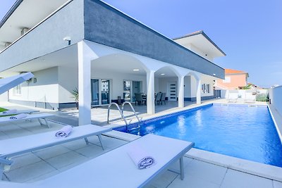 Villa Ancora – Ferienhaus in Meeresnähe mit P...