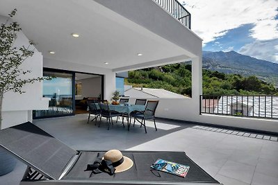 Villa Beyond Blue: villa moderna con impresio...