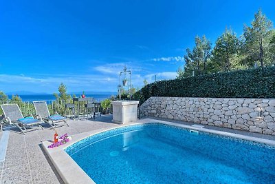 Villa Breeze - with stunning views and pool o...