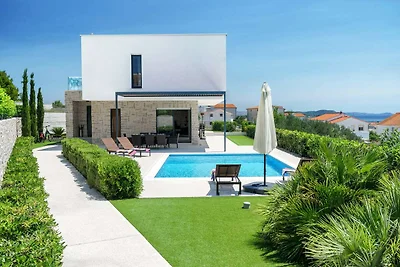 Villa Carrera - villa moderna per 10 ospiti c...